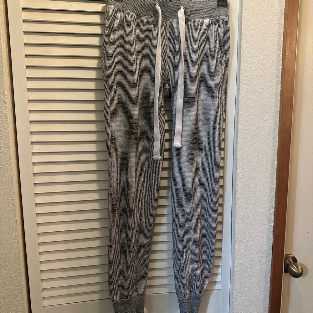 Hollister Kids Gray Sweatpants with White Drawstrings
